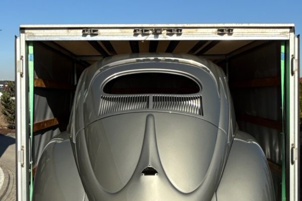 Sicherer Transport in einem speziell angepassten Transporter